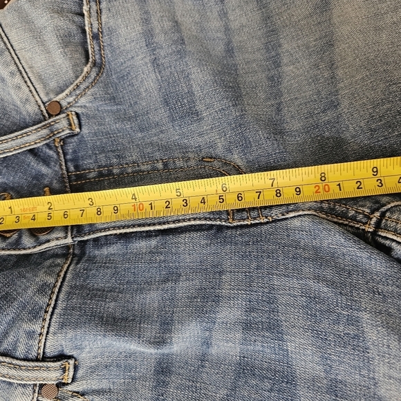 CAbi Hi Lo Crop Jeans - Picture 5 of 6